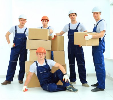 Secure and careful removals service in progress