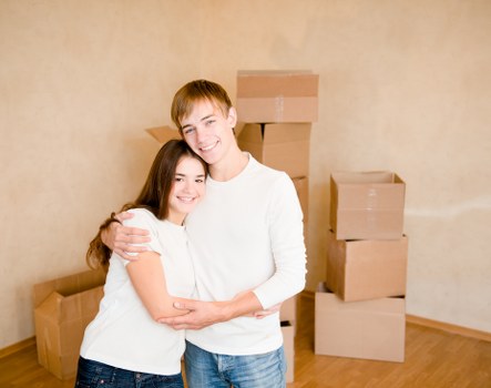 Customer raising a complaint during a removals service review